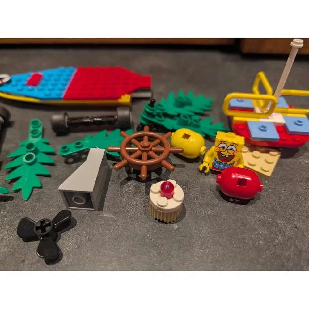 LEGO SpongeBob SquarePants Heroic Heroes of the Deep set #3815 & Bikini Bottom